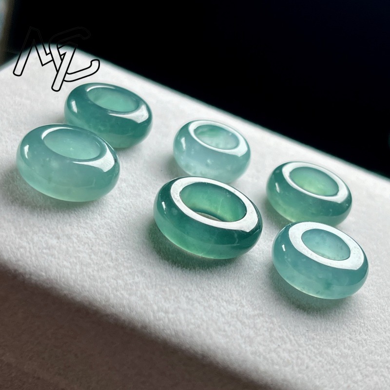 Natural Emerald Blue Water Luc - Vintage Necklace ulasan dan harga